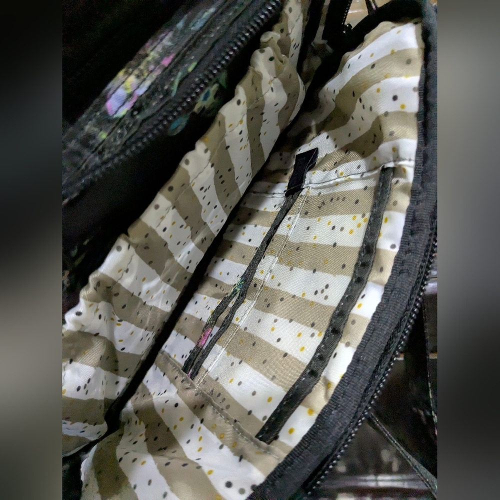 Lug Carousel XL Floral Black Quilted Bag - Picture 12 of 12